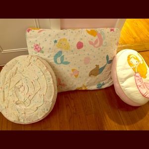 Twin size mermaid quilt, sham and pillows